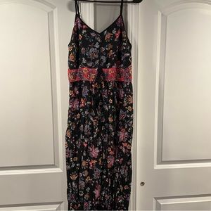 Stylish patterned maxi dress! Perfect to pair with a jean jacket!